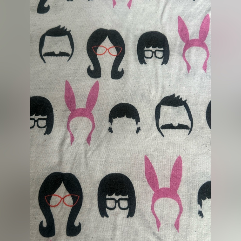 Bob's Burgers graphic t-shirt w Allover Character Print | S | shows some wear - Picture 11 of 16
